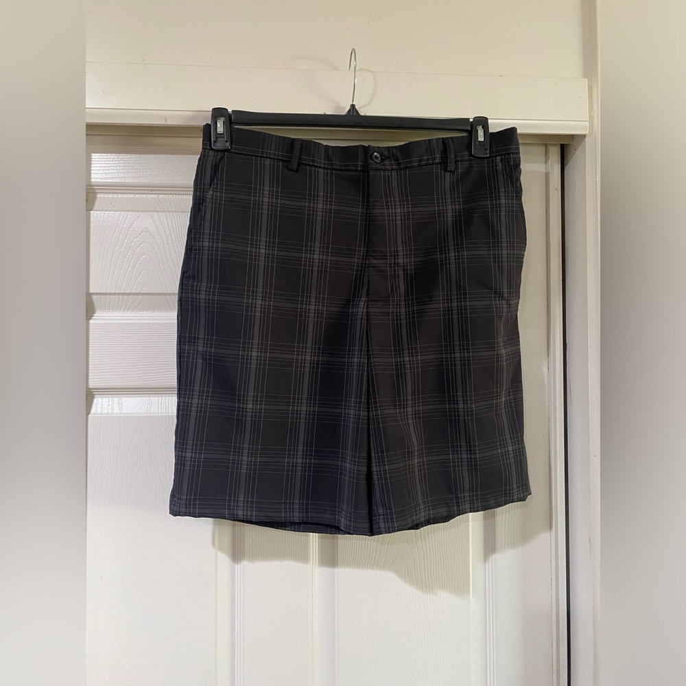 Slazenger Men’s Plaid Black and Gray Golf Shorts Size 36W‎